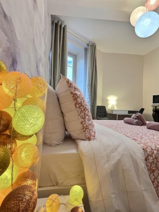 Ferienwohnung Au Jasmin De Miss K Bourg-en-Bresse Exterior foto